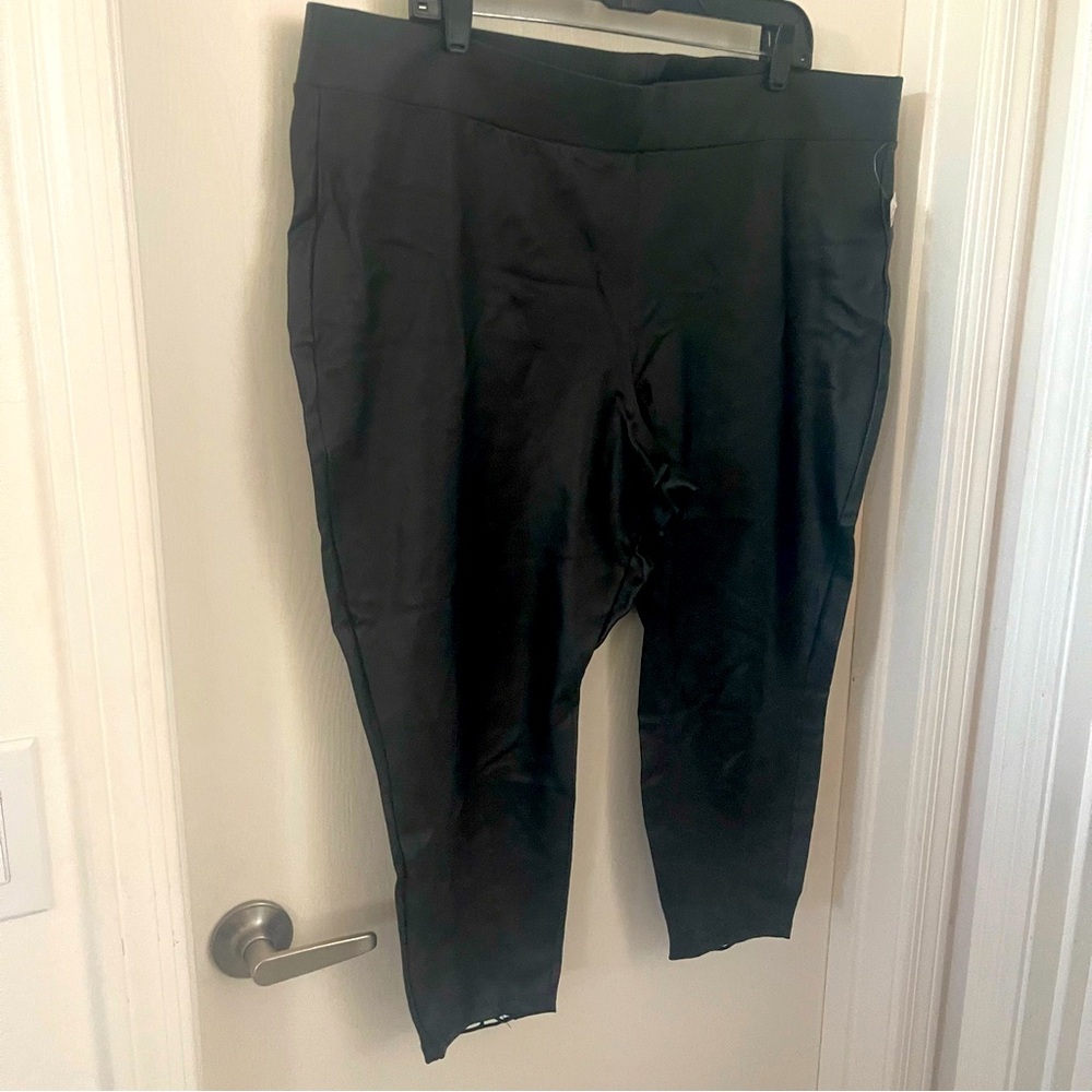 Torrid black pleather capri